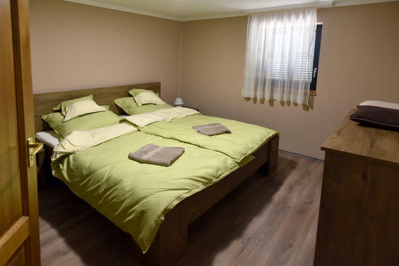Sirály Apartman Hajdúnánás Esterno foto